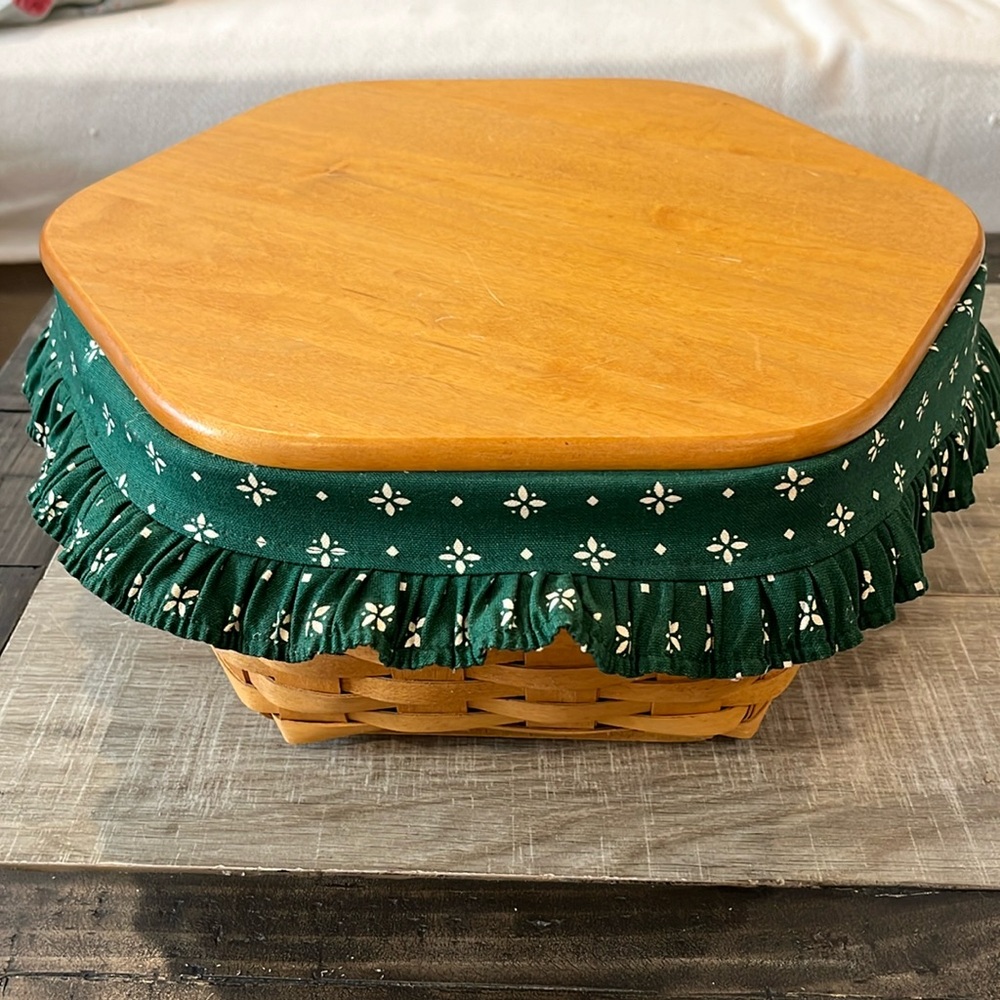 Longaberger 14 inch basket with green liner, plastic liner and top